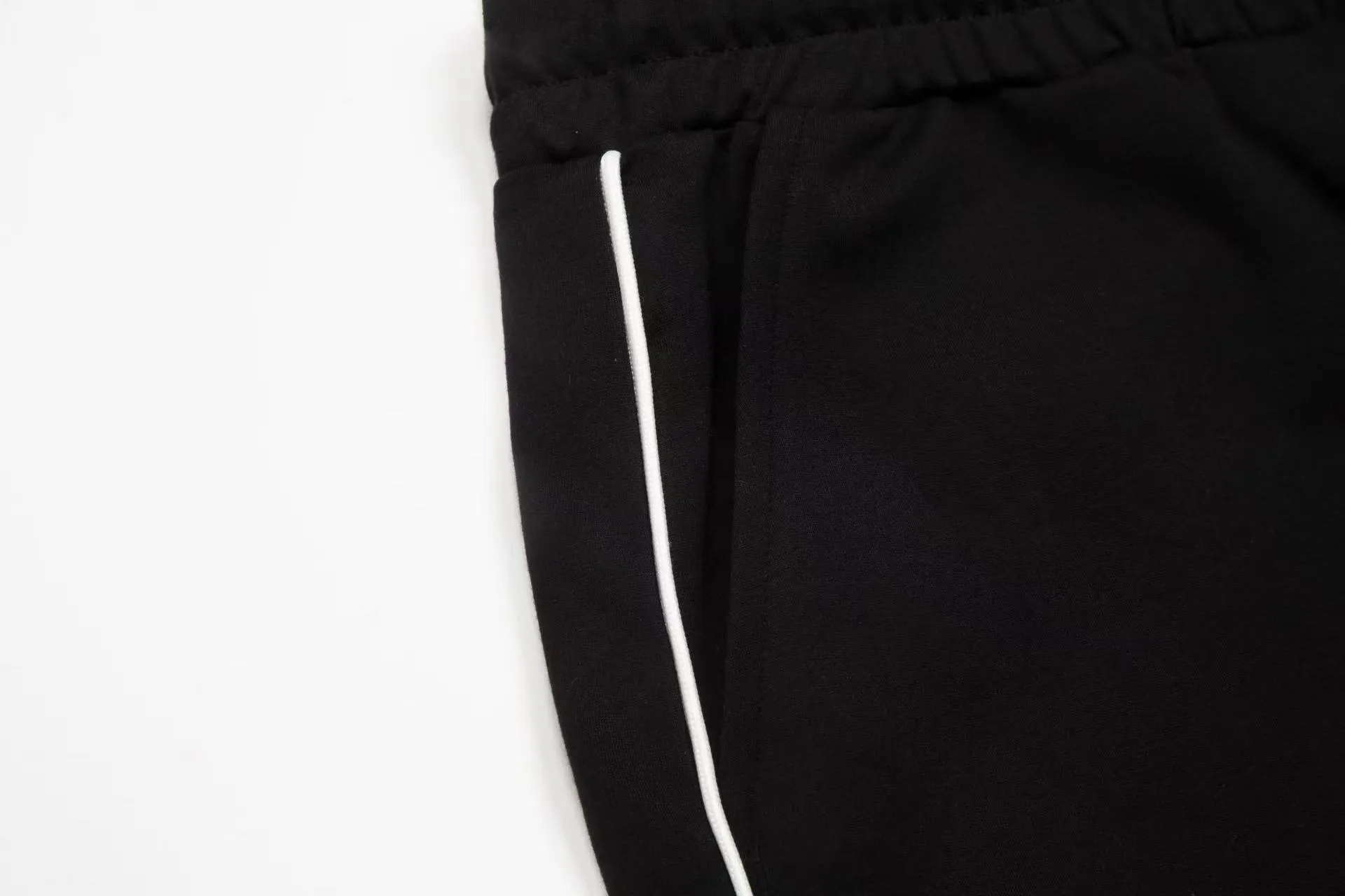 Maison 1:1 380 1×1 Same Style logo OXS 200 ：Black，White Size：XS-L